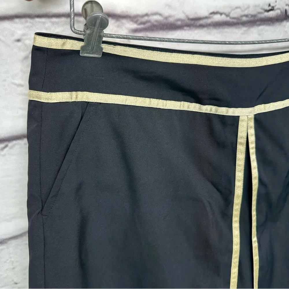 LADY HAGEN Golf Skort Size 10 Black Gold Metallic Trim 3 Pockets Side Zip - Picture 2 of 11